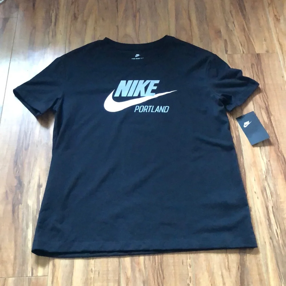 NWT Nike Portland The Nike Tee T-Shirt Women’s S